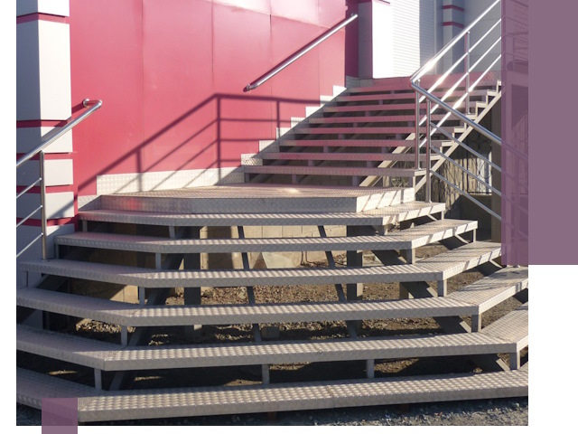 Лестницы для магазина в Отрадном — изготовление и монтаж