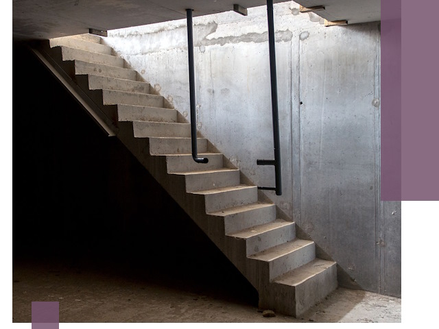 Изготовление и монтаж лестниц в подвале в Отрадном