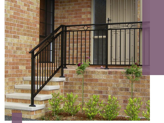Уличные перила из металла под ключ в Отрадном
