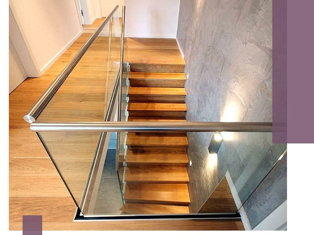 Перила для лестницы в доме — изготовление и монтаж в Отрадном