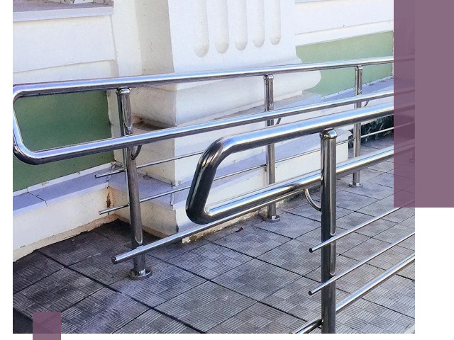 Ограждения пандусов из металла и нержавейки в Отрадном