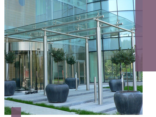 Навесы из стекла на заказ в Отрадном — монтаж и установка